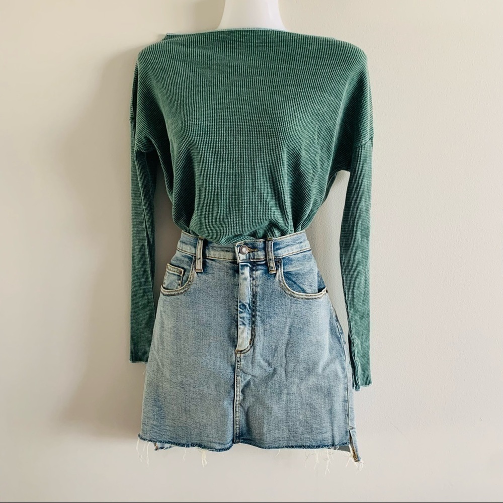 GO COUTURE NWOT 90s Y2K Boxy Stitch Hem Knit Long Sleeve Tee Shirt